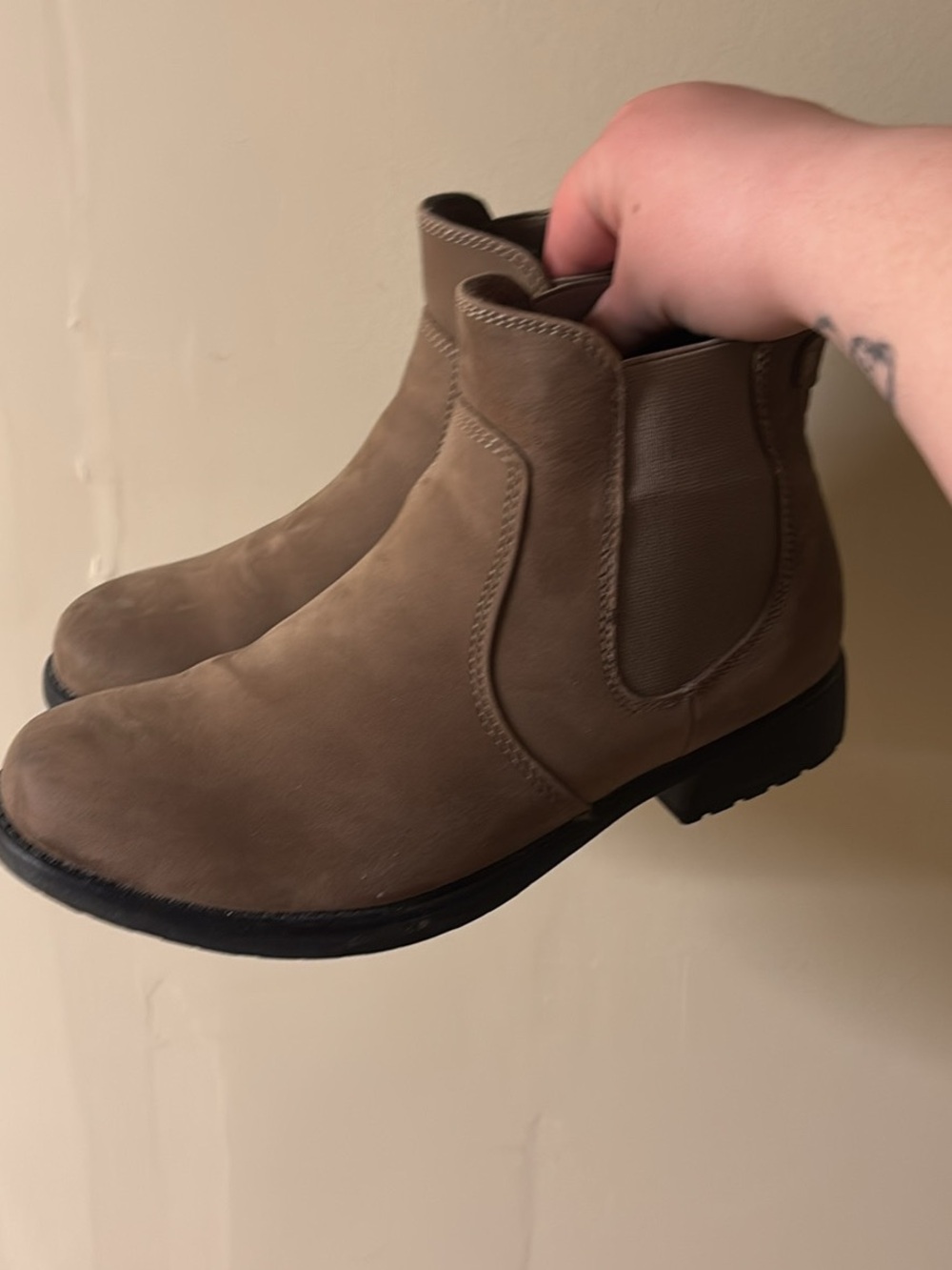 Denver Hayes Taupe Chelsea Heeled Boots